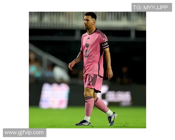 适合边锋球员的顶级足球鞋推荐提升速度与技术表现 适合边锋球员的顶级足球鞋推荐提升速度与技术表现